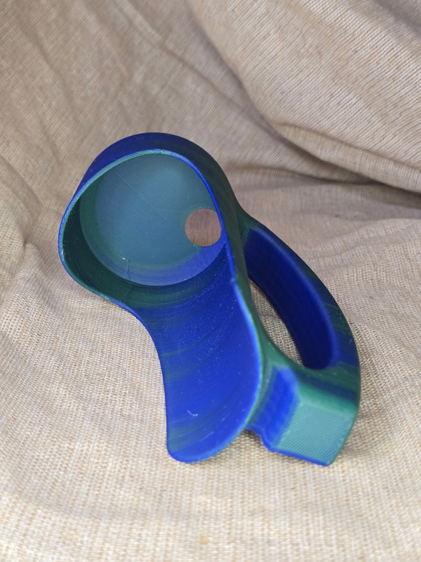 Minimal cup holder