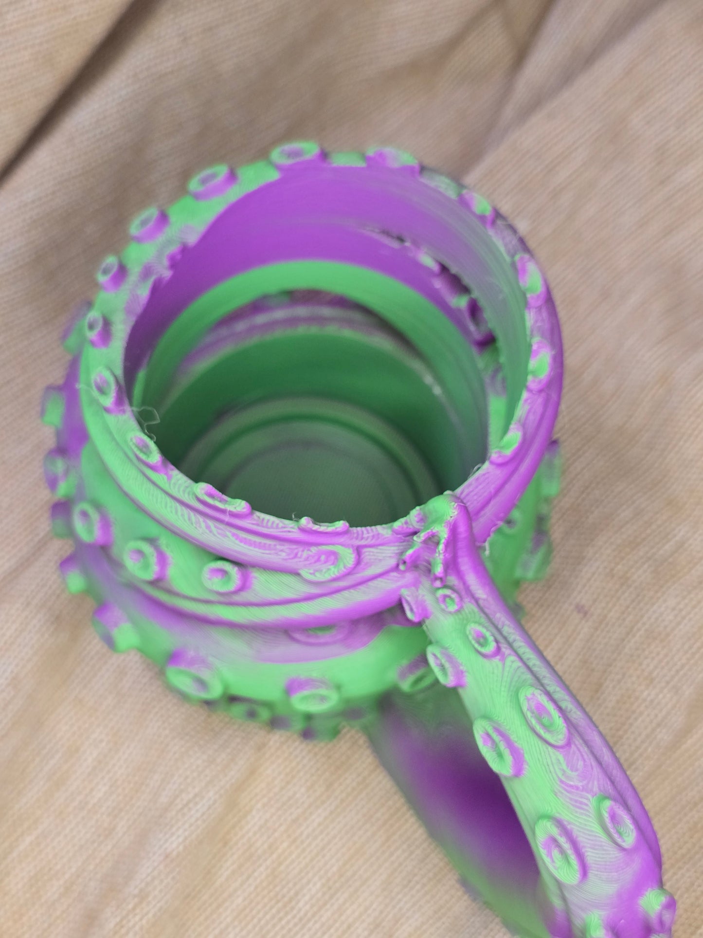 Octopus can holder