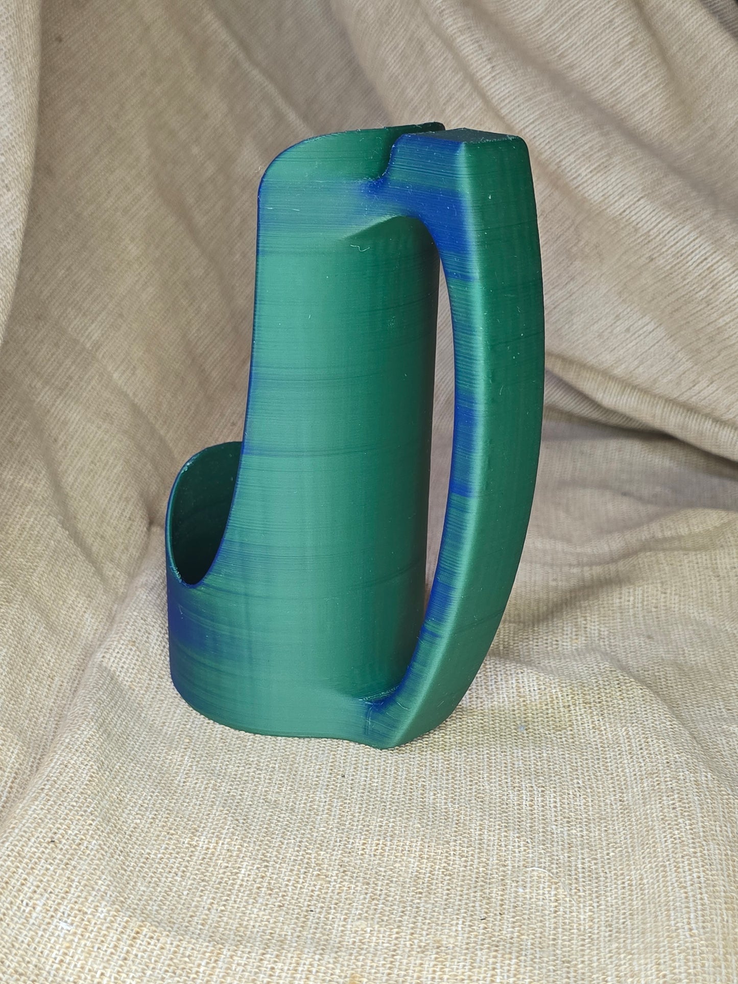 Minimal cup holder