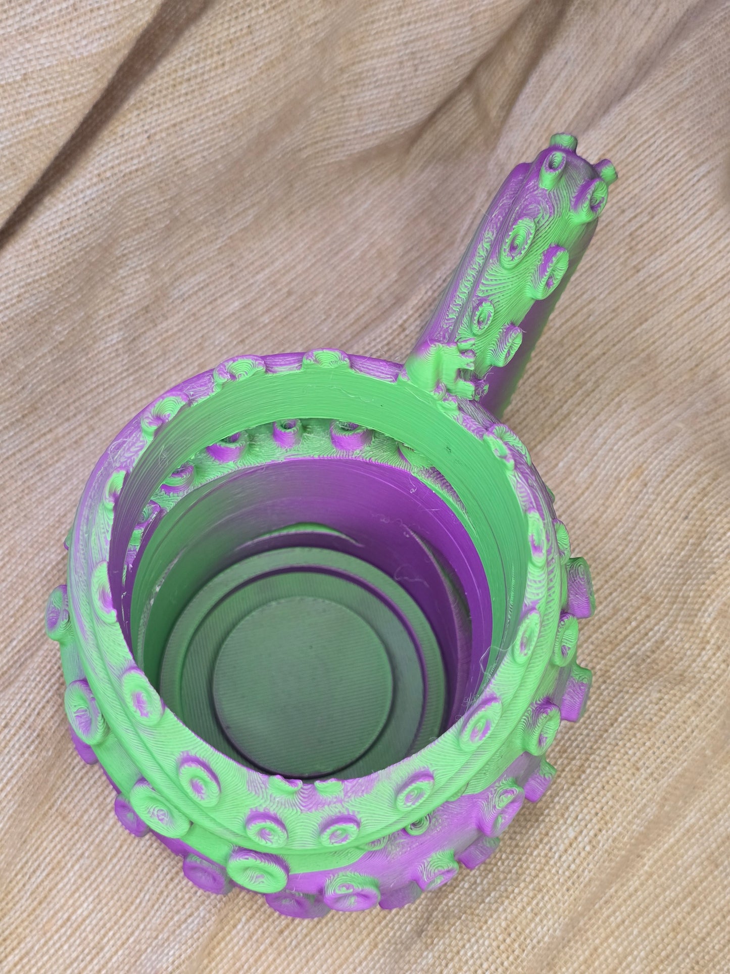 Octopus can holder